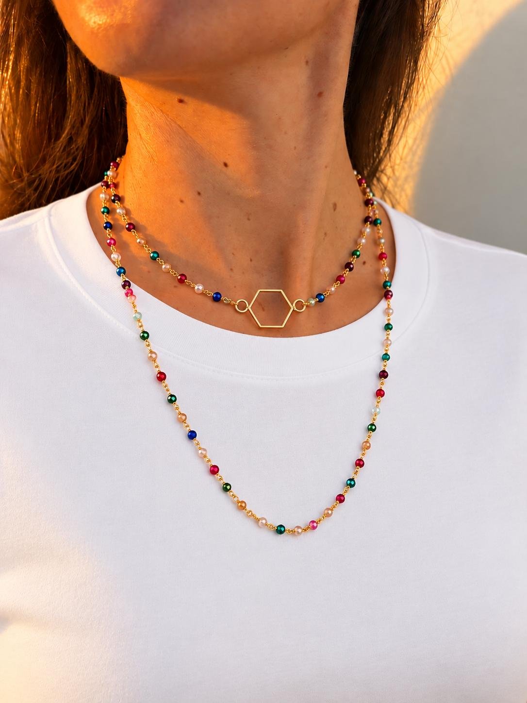 Collar HEXIA multicolor puesto