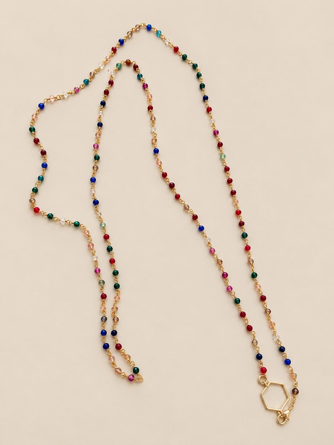 Collar largo HEXIA multicolor con pieza hexagonal