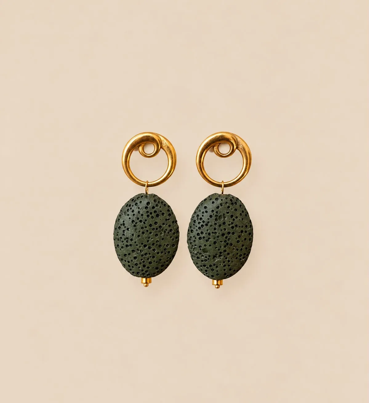 Pendientes CALIA circulares con piedra natural verde hoja