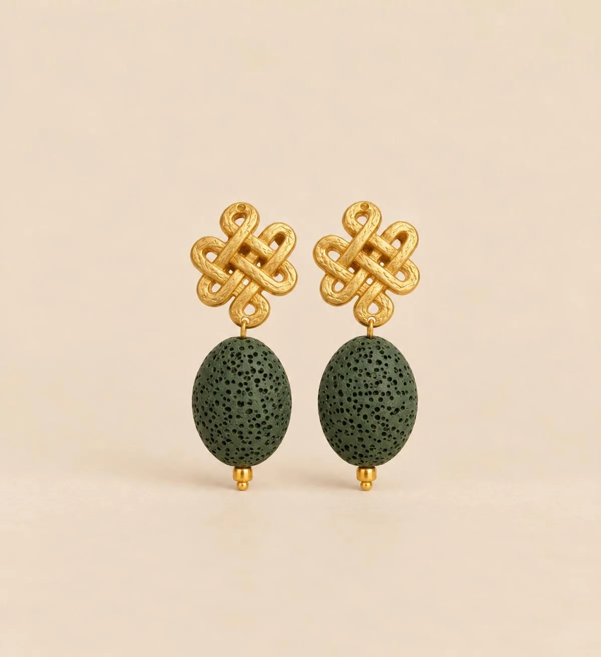 Pendientes CALIA nudo dorado con piedra natural verde
