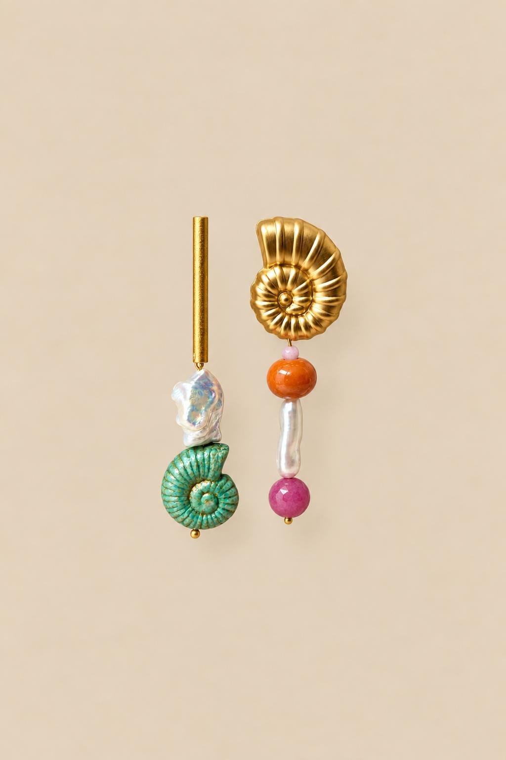 Pendientes MAREA naranja asimétricos con caracola